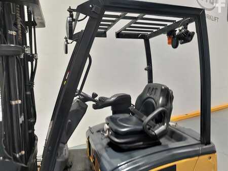 Carrelli elettrici 3 ruote 2017  CAT Lift Trucks EP18CPNT (8)
