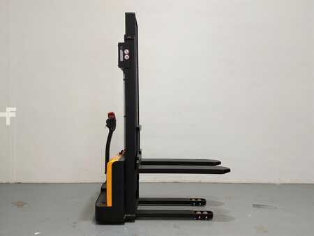 Stacker pedestre 2024  MB Forklift ESL122 2S330 (3)