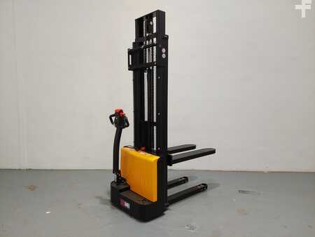 Apilador eléctrico 2024  MB Forklift ESL122 2S330 (4)