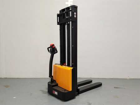 Apilador eléctrico 2024  MB Forklift ESL122 2S330 (5)