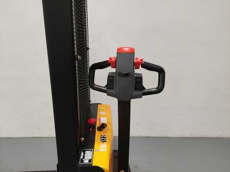 Stoccatore - MB FORKLIFT ESL122 2S330 (11)