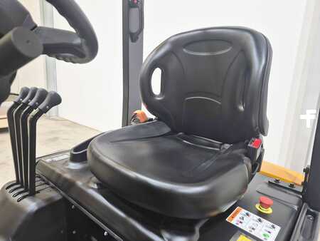 Elektrisk- 3 hjul 2025  MB Forklift CPD18TVL (11)