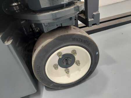 Pozostałe 2024  Combilift CBE2500 (4)