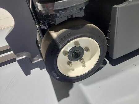 Pozostałe 2024  Combilift CBE2500 (4)