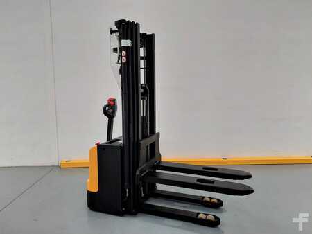Pallet Stackers - MB FORKLIFT WSA161L (2)