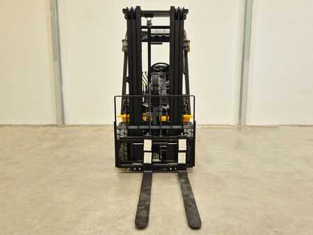 Eléctrica de 4 ruedas 2025  MB Forklift EFL253 (5)
