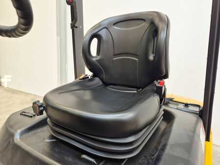 Eléctrica de 4 ruedas 2025  MB Forklift EFL253 (9)
