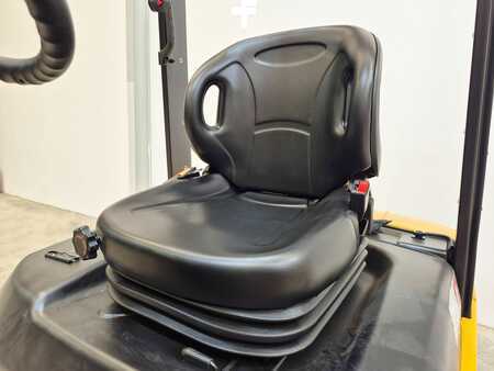 Eléctrica de 4 ruedas 2025  MB Forklift EFL253 (9)