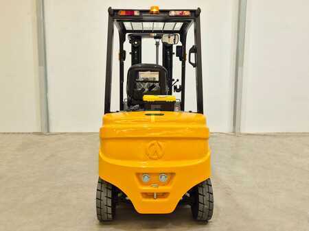 Eléctrica de 4 ruedas 2025  MB Forklift EFL253 (3)