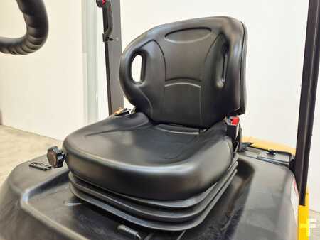 Eléctrica de 4 ruedas 2025  MB Forklift EFL253 (9)
