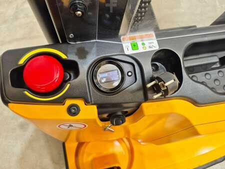 MB Forklift ESA121 2S360
