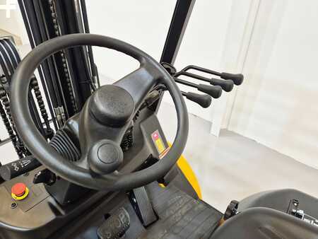 Elektro čtyřkolový VZV 2025  MB Forklift EFL303 (11)