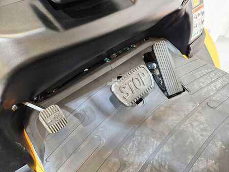 Elektro čtyřkolový VZV 2025  MB Forklift EFL303 (16)