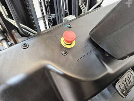 Elektro čtyřkolový VZV 2025  MB Forklift EFL303 (17)