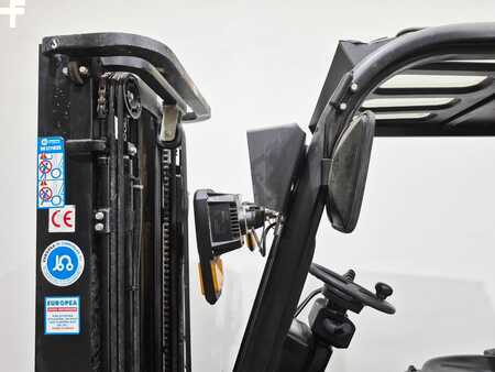 Dieselový VZV 2024  MB Forklift CPCD25T8 G51 (6)