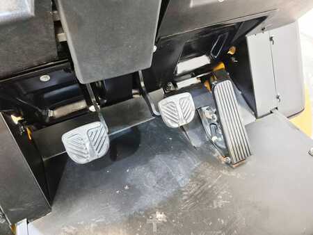 Dieselový VZV 2024  MB Forklift CPCD25T8 G51 (12)