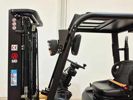 Dieselový VZV 2024  MB Forklift CPCD25T8 G51 (7)