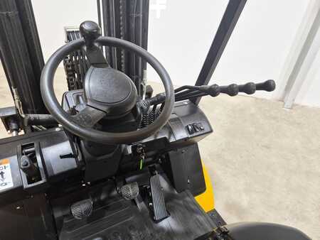 Dieselový VZV 2024  MB Forklift CPCD25T8 G51 (10)