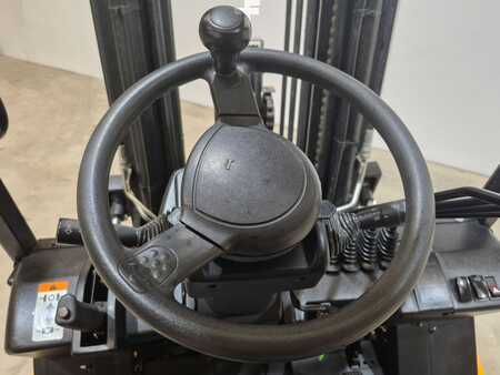 Dieselový VZV 2024  MB Forklift CPCD25T8 G51 (11)