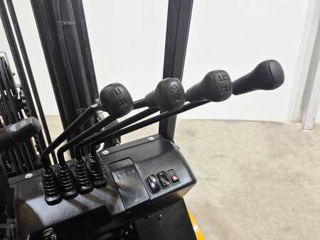 Dieselový VZV 2024  MB Forklift CPCD25T8 G51 (12)