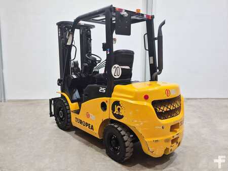 Dieselový VZV 2024  MB Forklift CPCD25T8 G51 (2)