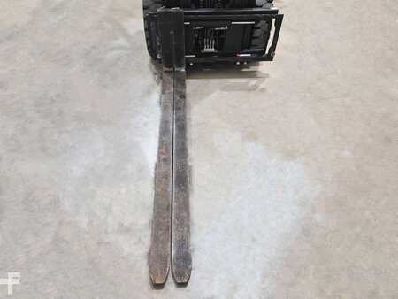 Dieselový VZV 2024  MB Forklift CPCD25T8 G51 (8)