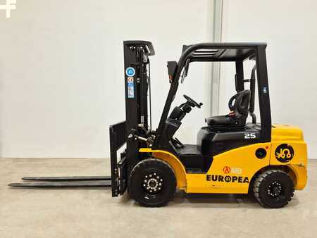 Dieselový VZV 2024  MB Forklift CPCD25T8 G51 (1)