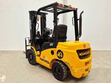 Dieselový VZV 2024  MB Forklift CPCD25T8 G51 (2)
