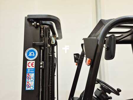 Dieselový VZV 2024  MB Forklift CPCD25T8 G51 (7)