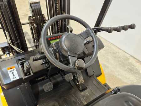 Dieselový VZV 2024  MB Forklift CPCD25T8 G51 (9)