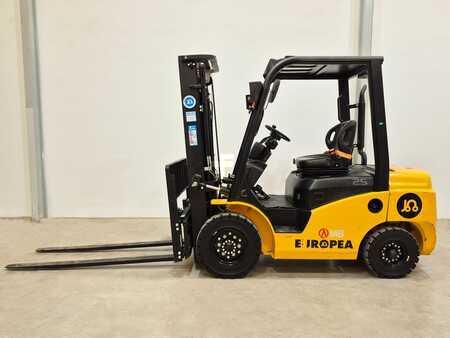 Dieselový VZV 2024  MB Forklift CPCD25T8 G51 (1)