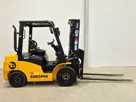 Dieselový VZV 2024  MB Forklift CPCD25T8 G51 (4)
