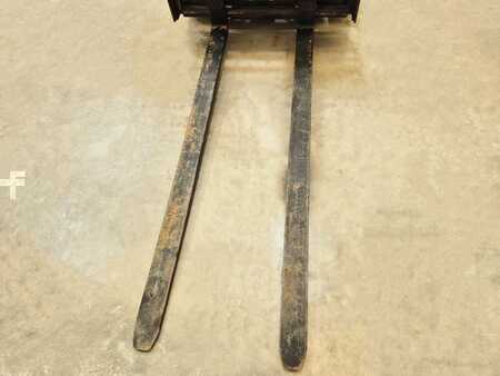 Dieselový VZV 2024  MB Forklift CPCD25T8 G51 (6)