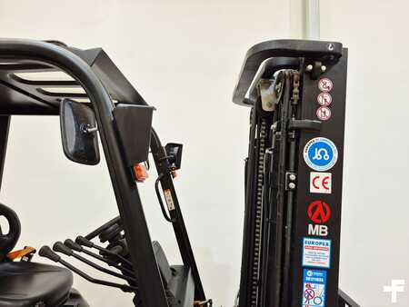 Dieselový VZV 2024  MB Forklift CPCD25T8 G51 (8)