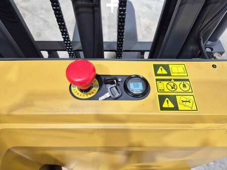 Stacker pedestre 2025  CAT Lift Trucks NSP12QLDI Litio (11)