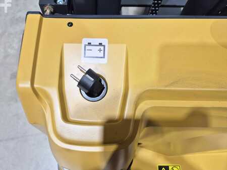 Stacker pedestre 2025  CAT Lift Trucks NSP12QLDI Litio (12)