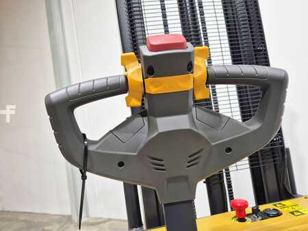 Stacker pedestre 2025  CAT Lift Trucks NSP12QLDI Litio (9)