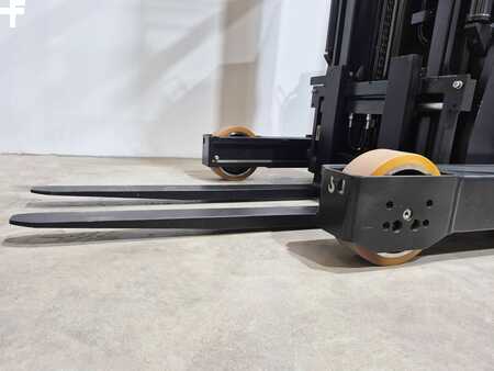 Retráctil 2025  CAT Lift Trucks NR16N3H Litio (6)