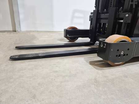 Retráctil 2025  CAT Lift Trucks NR16N3H Litio (7)