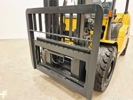 Carrelli elevatori diesel 2018  CAT Lift Trucks DP50NB (9)