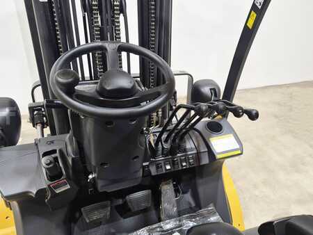 Dieselový VZV 2025  CAT Lift Trucks DP25N3 (12)