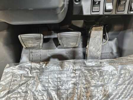 Dieselový VZV 2025  CAT Lift Trucks DP25N3 (14)