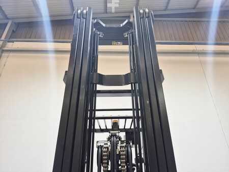 Dieselový VZV 2025  CAT Lift Trucks DP25N3 (8)