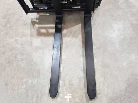 Dieselový VZV 2025  CAT Lift Trucks DP25N3 (6)