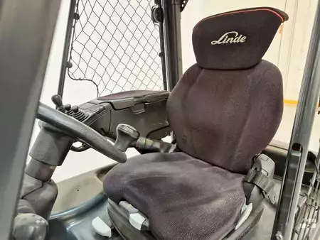 Eléctrica de 3 ruedas 2020  Linde E16 02 serie 386 (15)