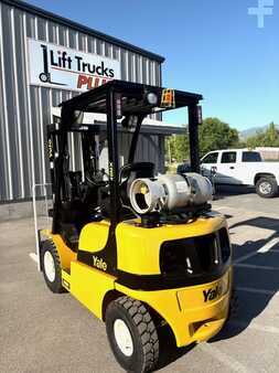 Propane Forklifts 2019  Yale GLP040MXNEAE082 (2)