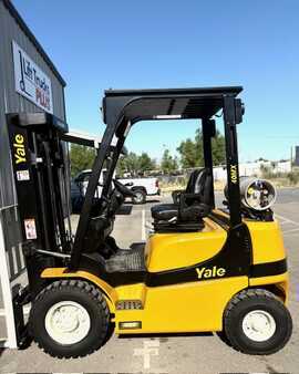 Propane Forklifts 2019  Yale GLP040MXNEAE082 (8)