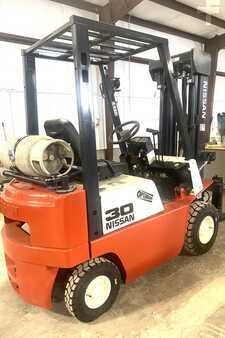 Propane Forklifts 1998  Nissan PJ01A15V (2)