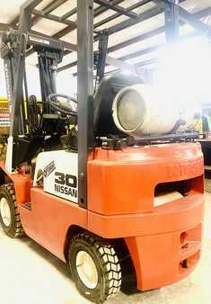 Propane Forklifts 1998  Nissan PJ01A15V (3)