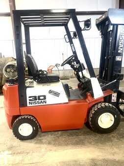 Propane Forklifts 1998  Nissan PJ01A15V (4)
